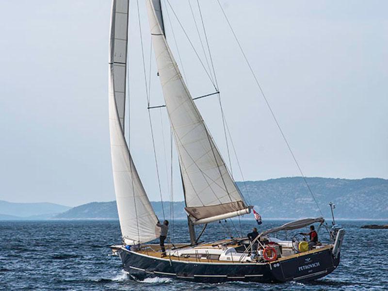 Book yachts online - sailboat - Dufour 560 Grand Large - PETROVICH - fully equipped - rent
