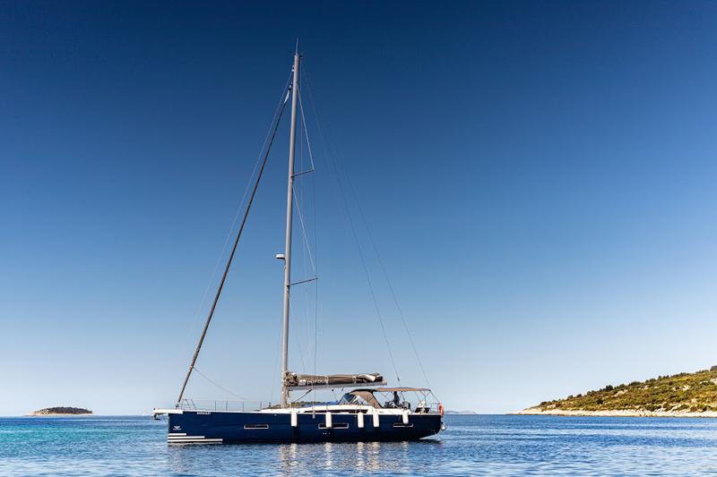 Book yachts online - sailboat - Dufour 520 GL(owner version) - ZEPHYRUS - BLUE HULL, AC+GEN., UNDERWATER LIGHTS - rent