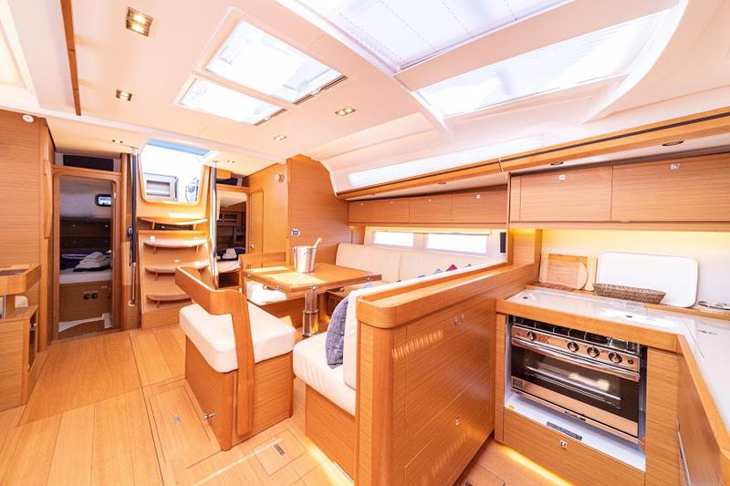 Book yachts online - sailboat - Dufour 520 GL(owner version) - ZEPHYRUS - BLUE HULL, AC+GEN., UNDERWATER LIGHTS - rent