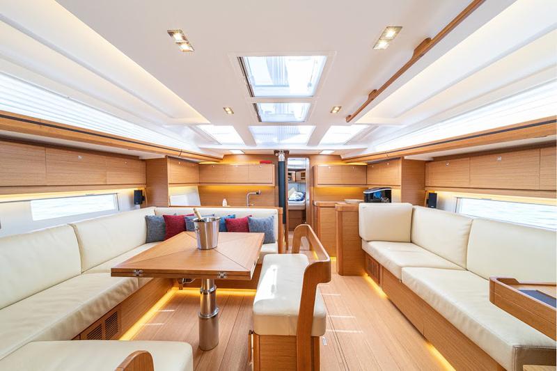 Book yachts online - sailboat - Dufour 520 GL(owner version) - ZEPHYRUS - BLUE HULL, AC+GEN., UNDERWATER LIGHTS - rent