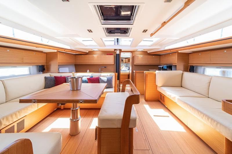 Book yachts online - sailboat - Dufour 520 GL(owner version) - ZEPHYRUS - BLUE HULL, AC+GEN., UNDERWATER LIGHTS - rent