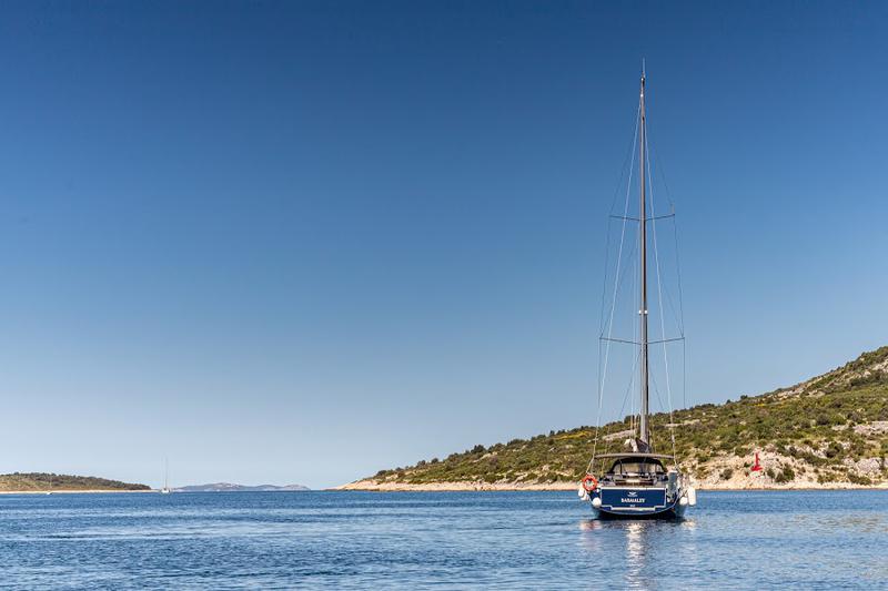 Book yachts online - sailboat - Dufour 520 GL(owner version) - ZEPHYRUS - BLUE HULL, AC+GEN., UNDERWATER LIGHTS - rent