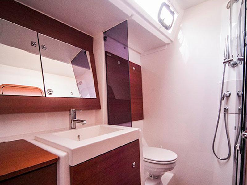 Book yachts online - sailboat - Dufour 560 Grand Large - LETO - fully equipped - rent