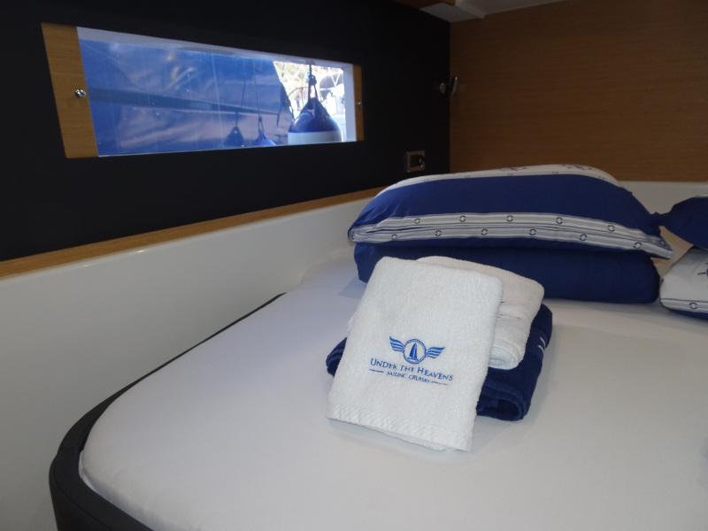 Book yachts online - catamaran - Dufour 48 Catamaran - UNO - BLUE HULL, AC+GEN., UNDERWATER LIGHTS - rent