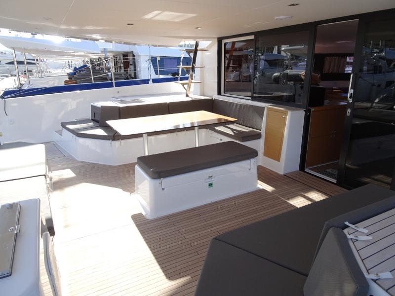 Book yachts online - catamaran - Dufour 48 Catamaran - NOX - BLUE HULL, AC+GEN., UNDERWATER LIGHTS - rent