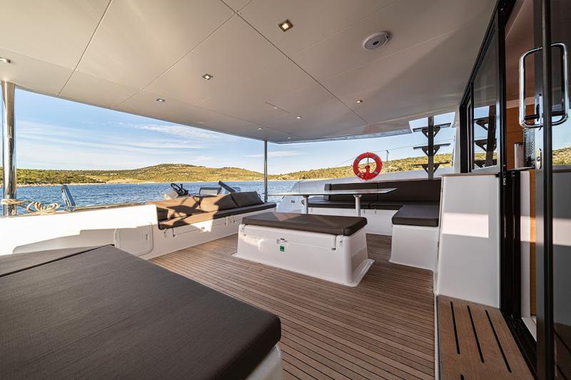 Book yachts online - catamaran - Dufour 48 Catamaran - NOX - BLUE HULL, AC+GEN., UNDERWATER LIGHTS - rent