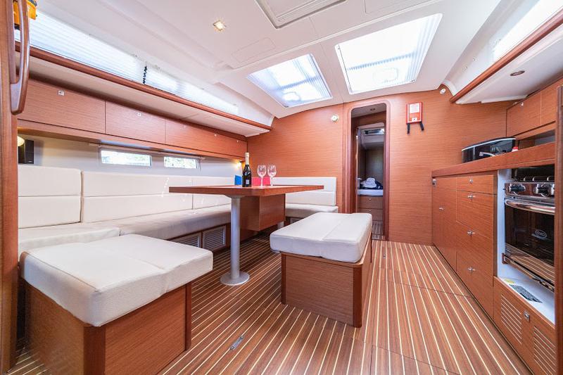 Book yachts online - sailboat - Dufour 460 Grand Large - FIVEK (aircondition, generator, blue hull) - rent