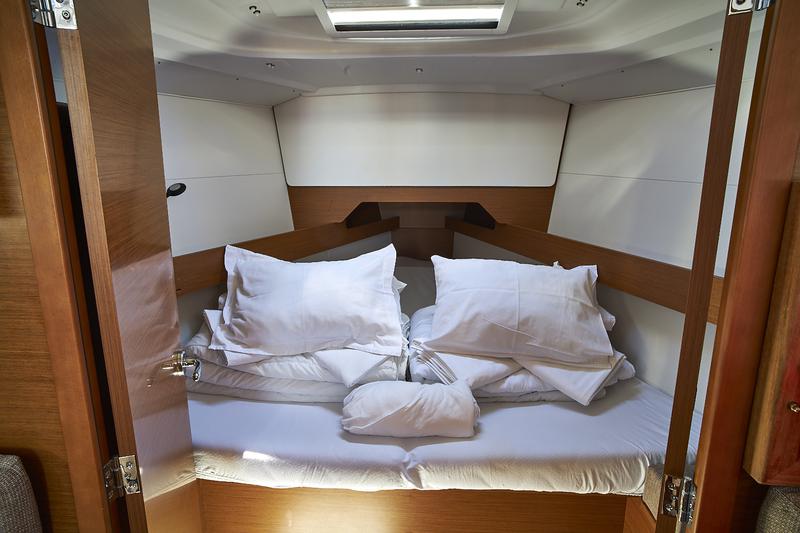Book yachts online - sailboat - Sun Odyssey 349 - Nana - rent
