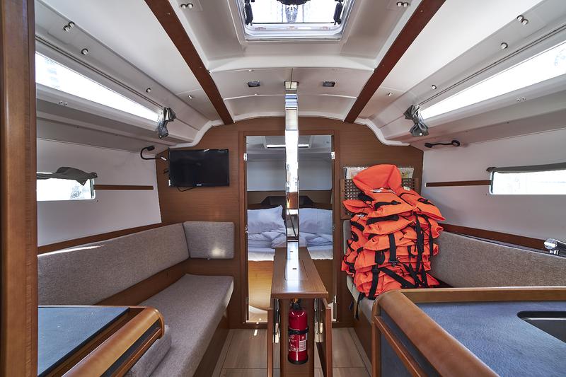 Book yachts online - sailboat - Sun Odyssey 349 - Nana - rent
