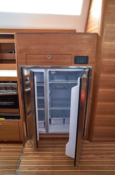 Book yachts online - sailboat - Elan Impression 45.1 - Enya - rent