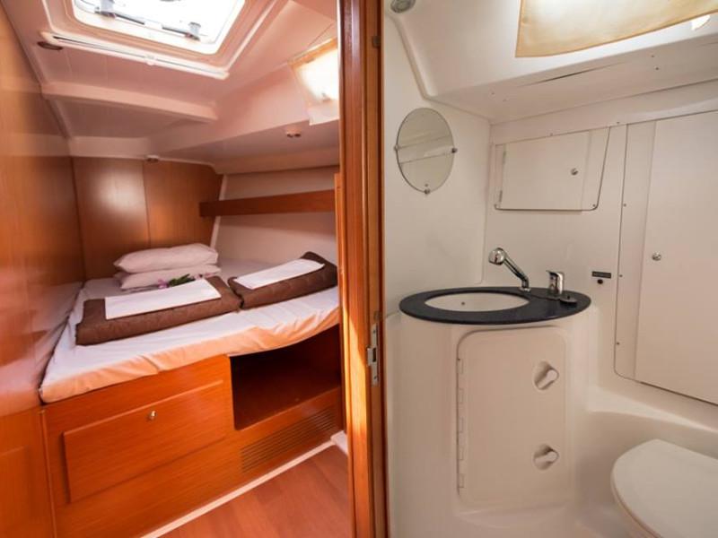 Book yachts online - sailboat - Beneteau Cyclades 50.5 - Christina (Refit 2021) (Pax 12)  - rent