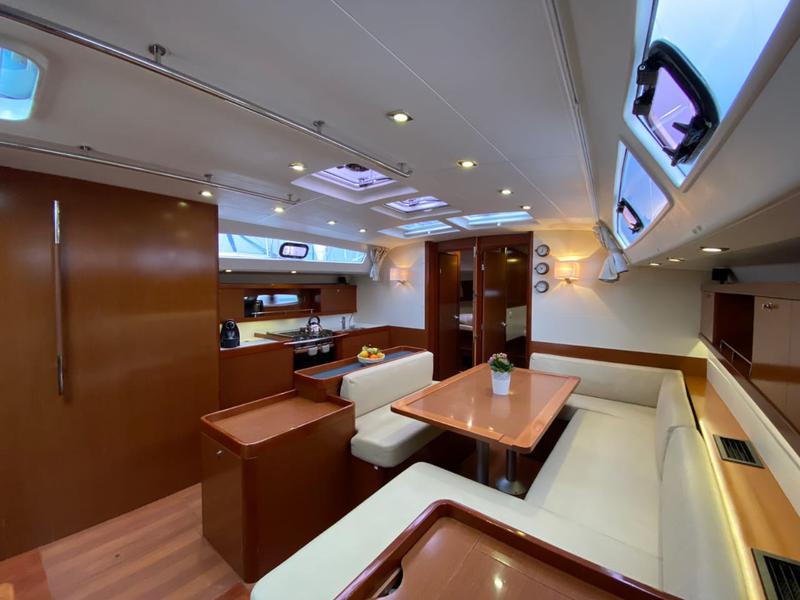 Book yachts online - sailboat - Oceanis 50 - Pura Vida (A/C - Generator) (Pax 12) (Refit 2019) - rent
