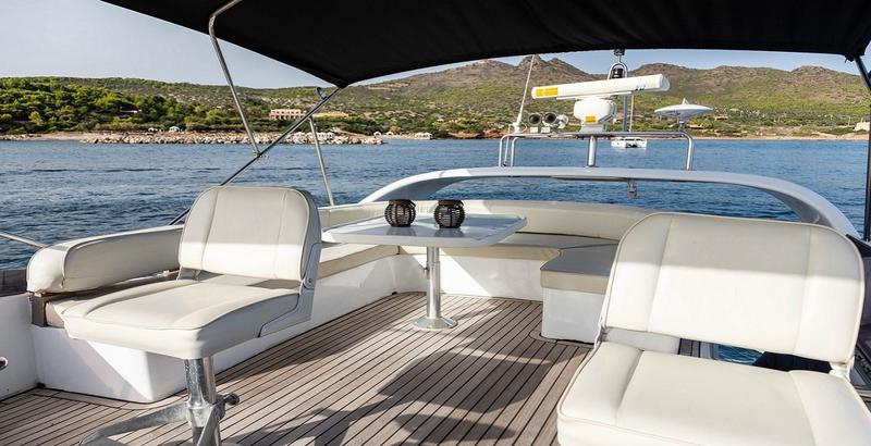 Book yachts online - motorboat - Fairline Squadron 55 - Queen - rent