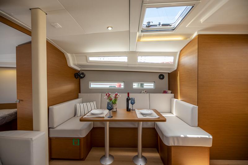 Book yachts online - sailboat - Sun Odyssey 410 - Garfish - rent