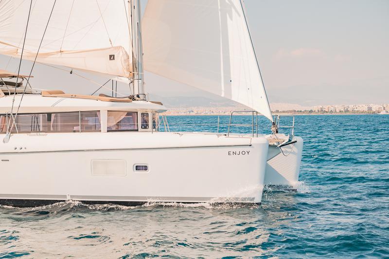 Book yachts online - catamaran - Lagoon 421 - Enjoy - rent