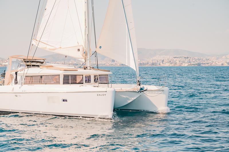 Book yachts online - catamaran - Lagoon 421 - Enjoy - rent