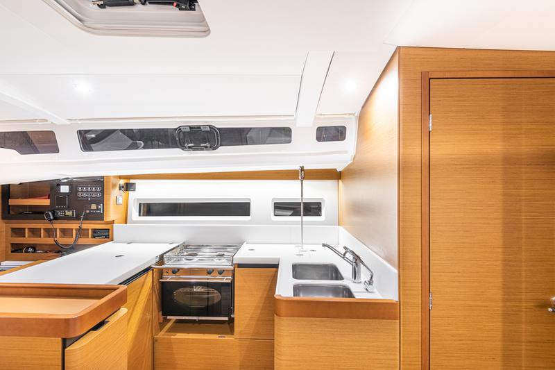Book yachts online - sailboat - Sun Odyssey 440 - Soulmates - rent