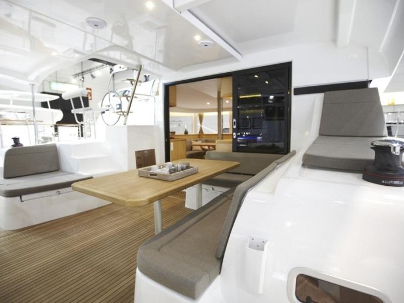 Book yachts online - catamaran - Lagoon 42 - Penny - rent