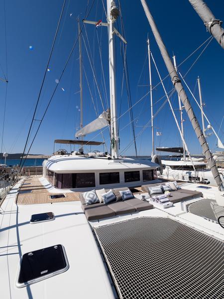 Book yachts online - catamaran - Lagoon 620 - TWIN - rent