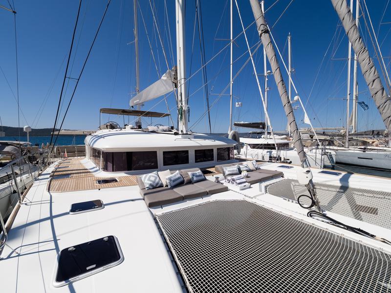 Book yachts online - catamaran - Lagoon 620 - TWIN - rent