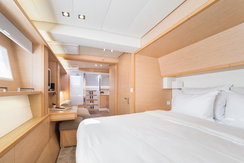 Book yachts online - catamaran - Lagoon 620 - TWIN - rent