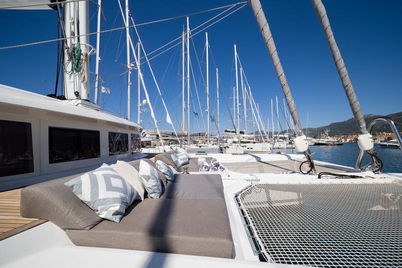Book yachts online - catamaran - Lagoon 620 - TWIN - rent