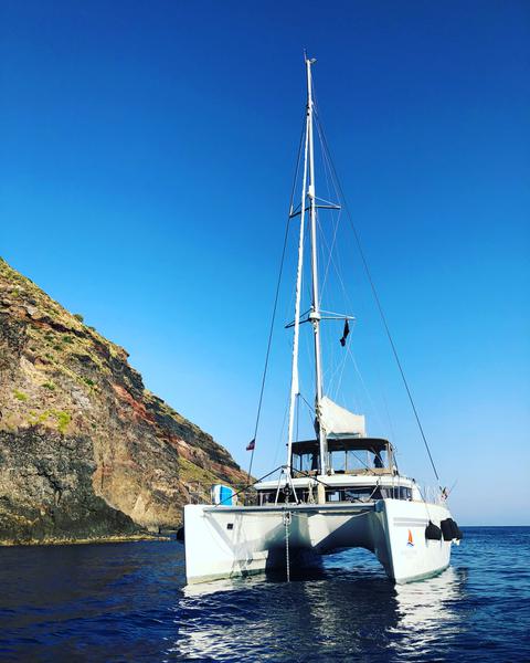 Book yachts online - catamaran - Lagoon 450F (A/C+WaterMaker+GEN) - Sunshine - rent