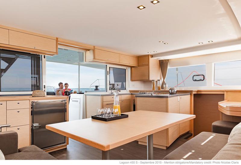 Book yachts online - catamaran - Lagoon 450F (A/C+WaterMaker+GEN) - Sunshine - rent