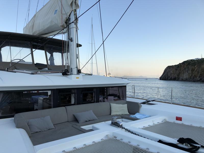 Book yachts online - catamaran - Lagoon 450F (A/C+WaterMaker+GEN) - Sunshine - rent
