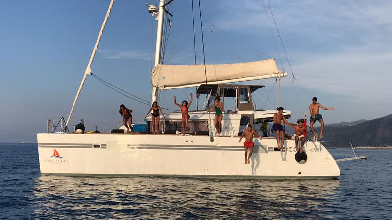 Book yachts online - catamaran - Lagoon 450F (A/C+WaterMaker+GEN) - Sunshine - rent