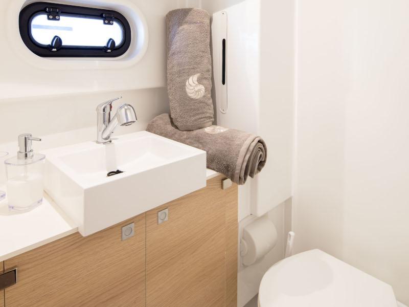 Book yachts online - catamaran - Bali 4.1 - ZIZI - rent