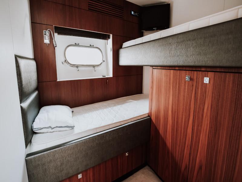 Book yachts online - motorboat - Sunseeker Predator 64 - Marita - rent