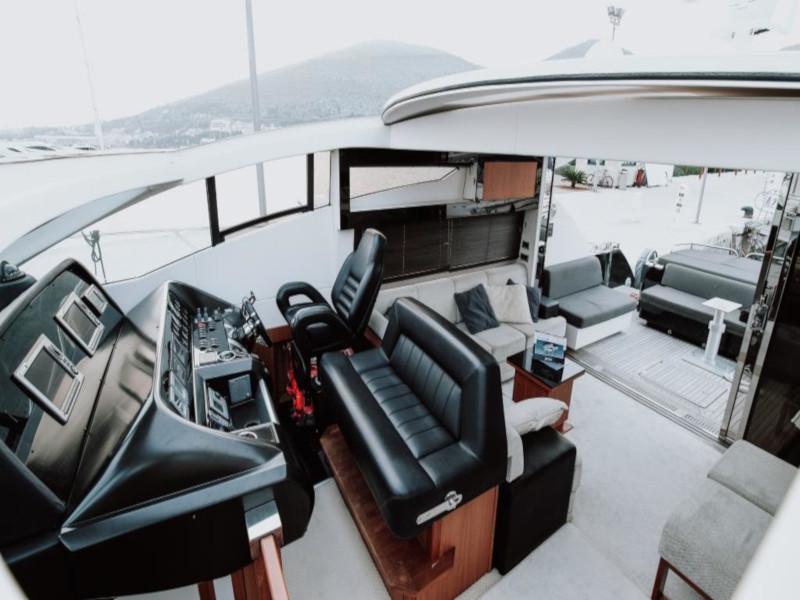 Book yachts online - motorboat - Sunseeker Predator 64 - Marita - rent