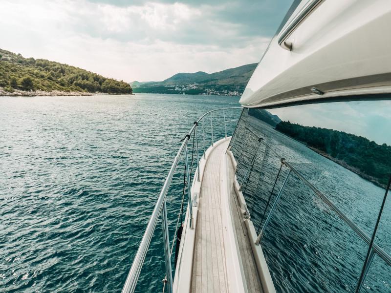 Book yachts online - motorboat - Monte Carlo 5 - Blizzard - rent