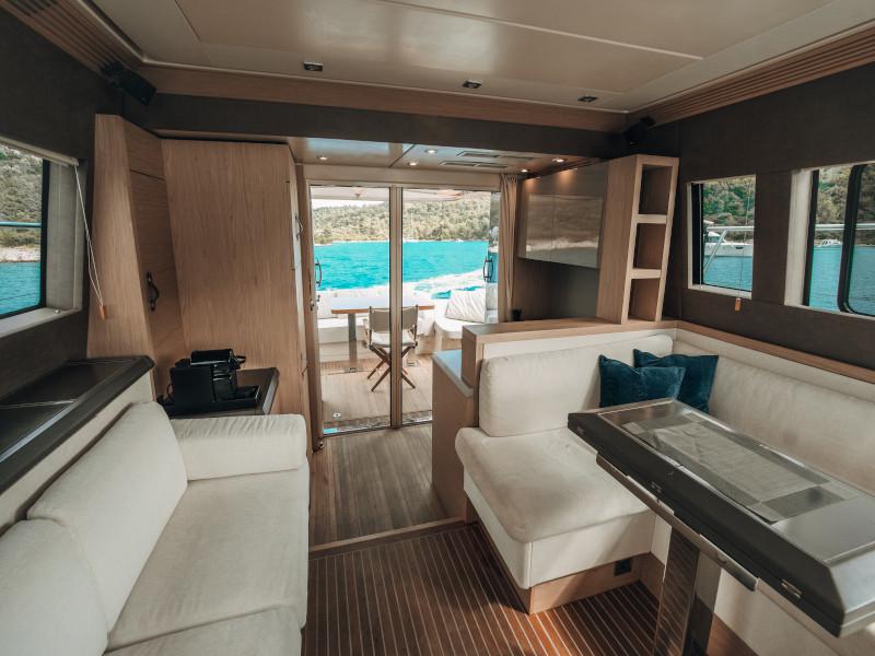 Book yachts online - motorboat - Monte Carlo 5 - Blizzard - rent