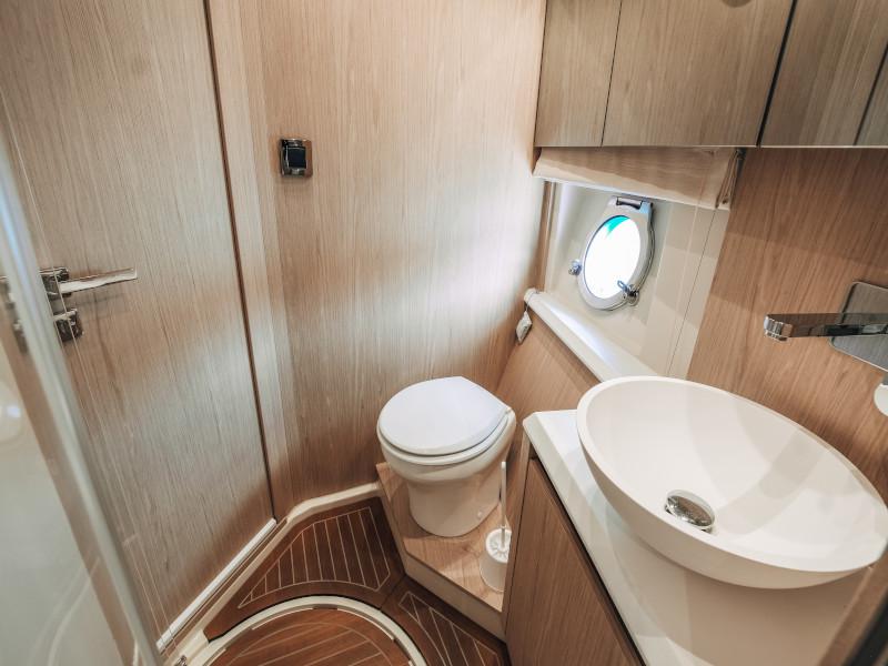Book yachts online - motorboat - Monte Carlo 5 - Blizzard - rent