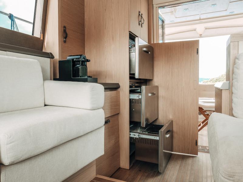Book yachts online - motorboat - Monte Carlo 5 - Blizzard - rent