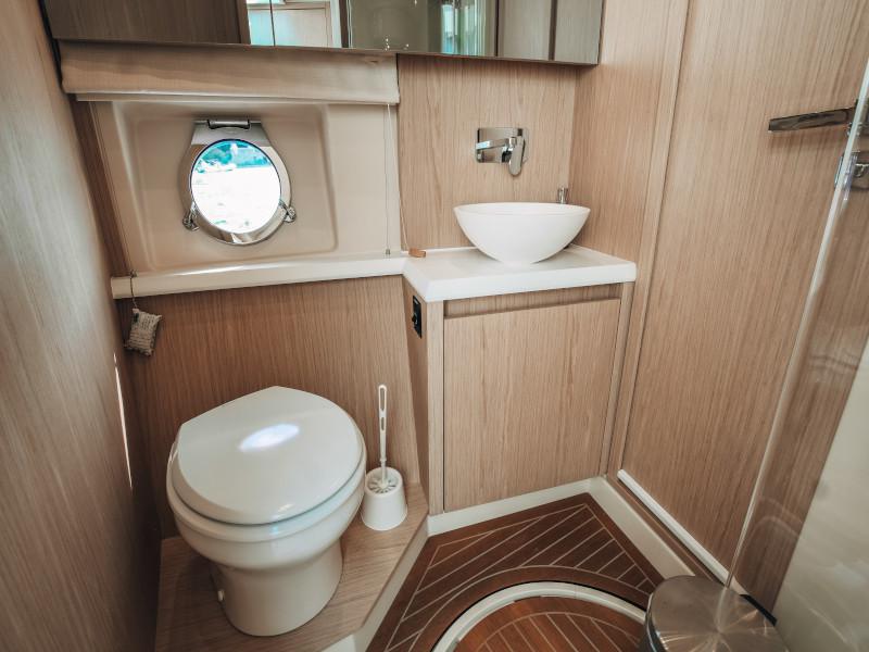 Book yachts online - motorboat - Monte Carlo 5 - Blizzard - rent