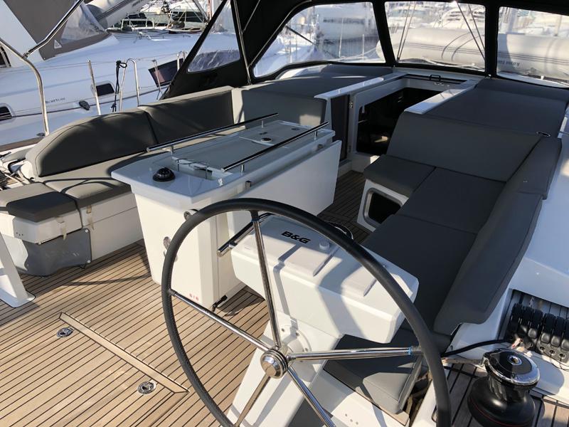 Book yachts online - sailboat - Oceanis 51.1 - Salt Water (A/C - Generator - Inverter - 12 pax) - rent