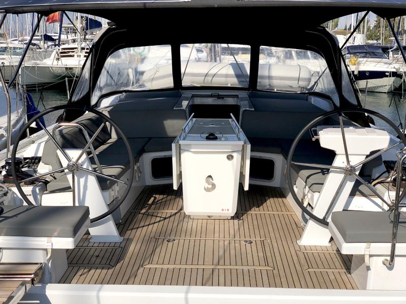 Book yachts online - sailboat - Oceanis 51.1 - Salt Water (A/C - Generator - Inverter - 12 pax) - rent