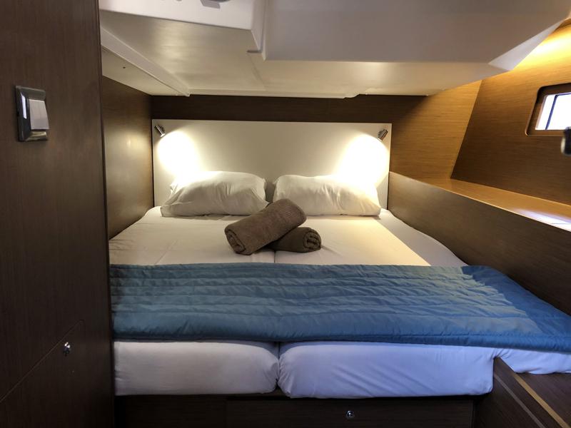 Book yachts online - sailboat - Oceanis 51.1 - Salt Water (A/C - Generator - Inverter - 12 pax) - rent