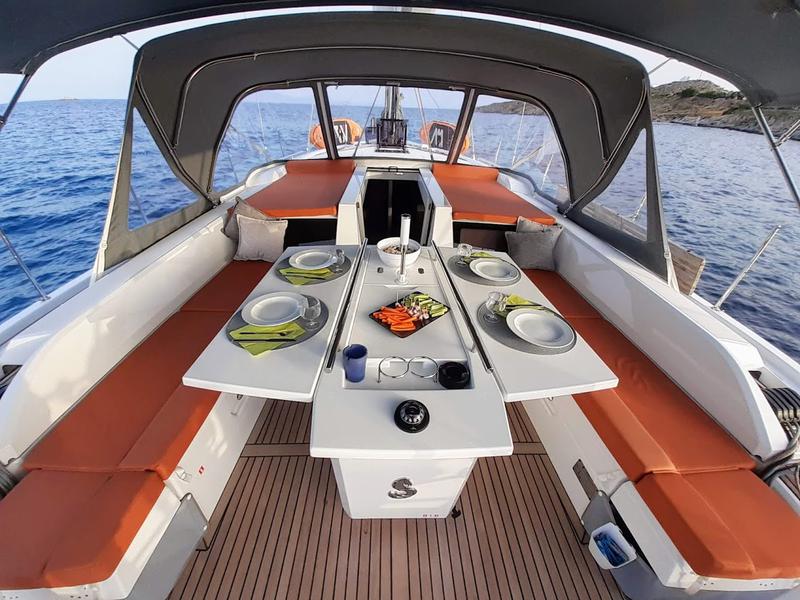 Book yachts online - sailboat - Oceanis 51.1 - Freyja - rent