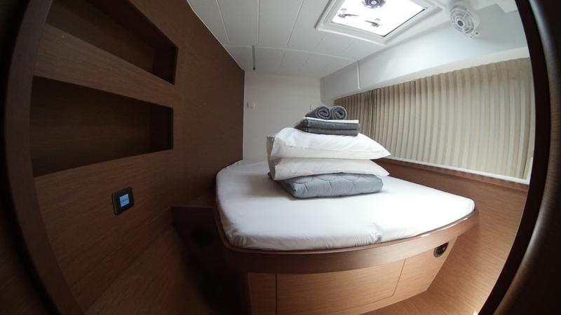 Book yachts online - catamaran - Lagoon 42 - Barchetta III - rent