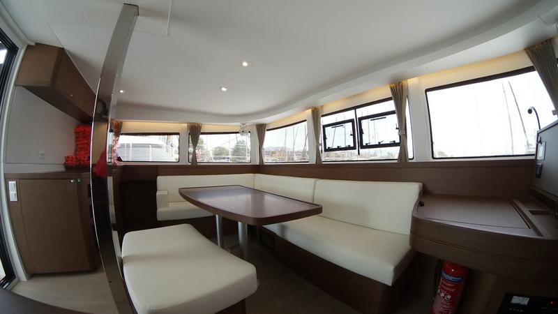 Book yachts online - catamaran - Lagoon 42 - Barchetta III - rent