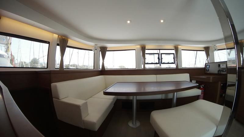 Book yachts online - catamaran - Lagoon 42 - Barchetta III - rent