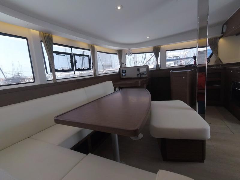Book yachts online - catamaran - Lagoon 42 - Barchetta III - rent
