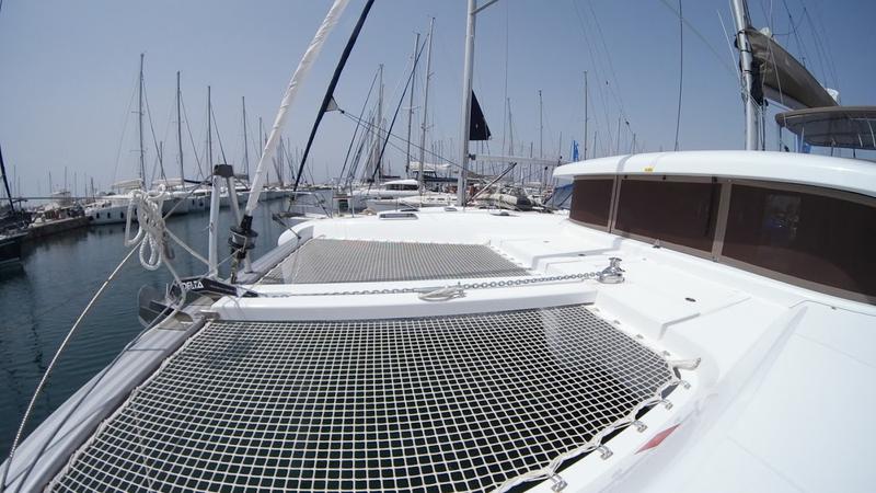 Book yachts online - catamaran - Lagoon 42 - Barchetta III - rent