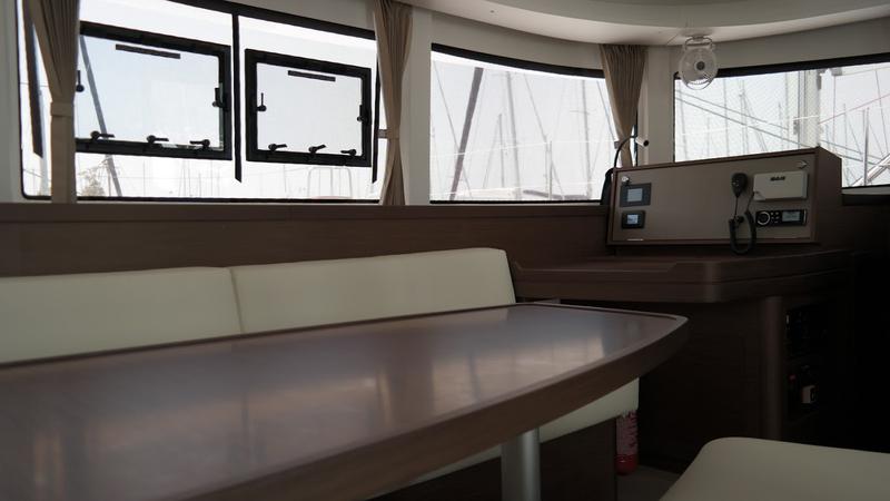 Book yachts online - catamaran - Lagoon 42 - Barchetta III - rent