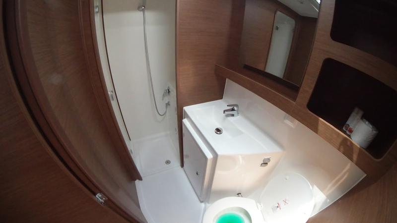 Book yachts online - catamaran - Lagoon 42 - Barchetta III - rent
