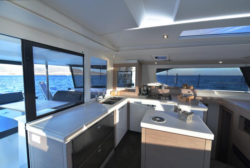 Book yachts online - catamaran - Saona 47 - Eclipsea - rent